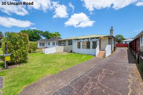 Photo of property in 30 Lincoln Road, Henderson, Auckland, 0610