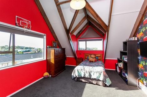 Photo of property in 13 Poplar Grove, Whalers Gate, New Plymouth, 4310