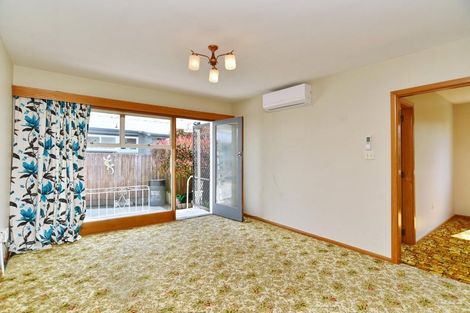 Photo of property in 2/37 Prestons Road, Redwood, Christchurch, 8051