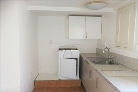 Photo of property in 6 Nicholson Place, Hillcrest, Auckland, 0627