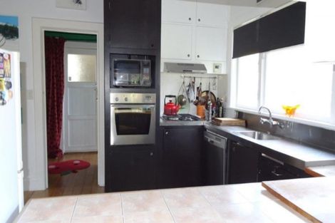 Photo of property in 2 Leicester Street, Picton, 7220