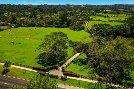 Photo of property in 9 Maryann Place, Greenhithe, Auckland, 0632