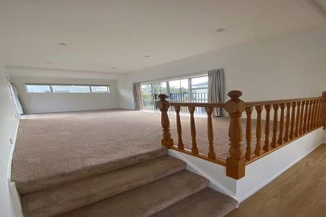 Photo of property in 29 Ayton Drive, Totara Vale, Auckland, 0629