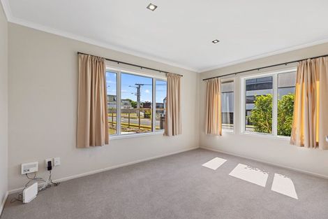 Photo of property in 10 Karewa Parade, Papamoa Beach, Papamoa, 3118