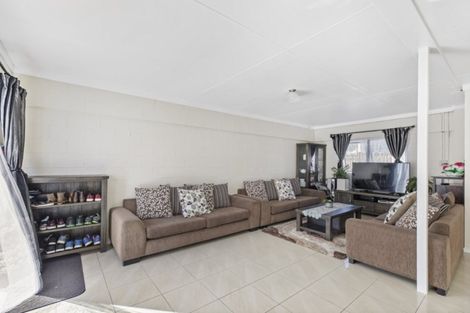 Photo of property in 17 Freshney Place, Hillpark, Auckland, 2102