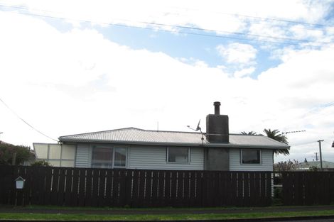 Photo of property in 80 Broadway, Waitara, 4320