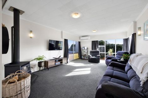 Photo of property in 191 Seaview Road, Westown, New Plymouth, 4310