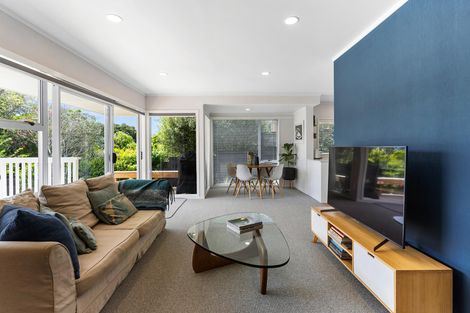 Photo of property in 2/16 Castleton Drive, Howick, Auckland, 2014