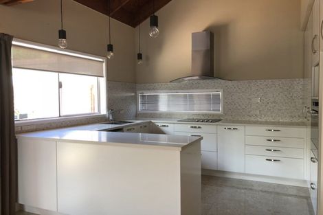 Photo of property in 92 Ranfurly Road, Alfriston, Auckland, 2105