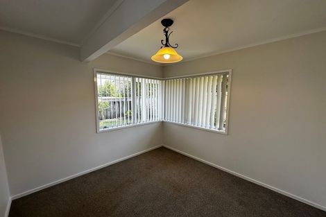 Photo of property in 2/88 Aviemore Drive, Highland Park, Auckland, 2010