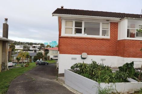 Photo of property in 6 Camelot Place, Glenfield, Auckland, 0629