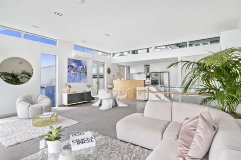 Photo of property in 1/22 The Crescent, Roseneath, Wellington, 6011