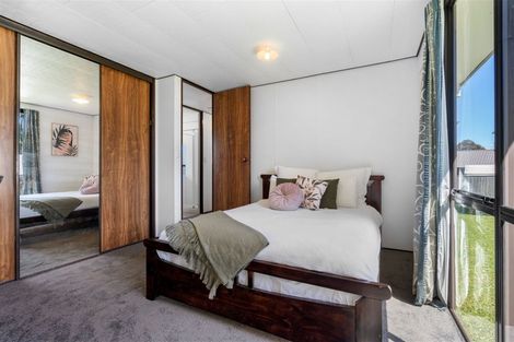 Photo of property in 23 Devonshire Road, Unsworth Heights, Auckland, 0632