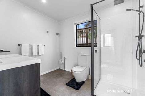 Photo of property in 14 Whaanga Road, Raglan, 3297