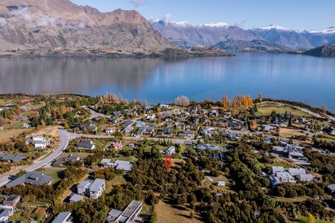 Photo of property in 16 Briar Bank Drive, Wanaka, 9305