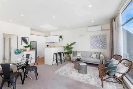 Photo of property in 21a Maida Vale Road, Roseneath, Wellington, 6011