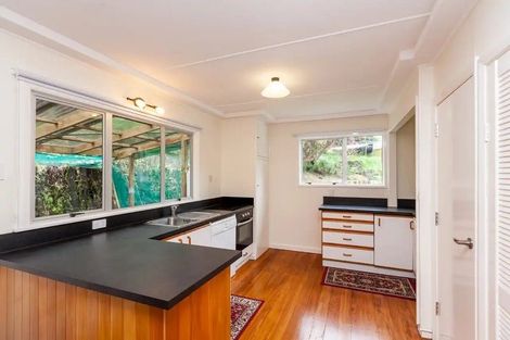 Photo of property in 13a Seaview Road, Marfell, New Plymouth, 4310