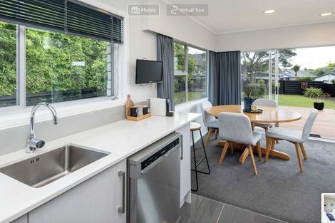 Photo of property in 11 Towra Place, Botany Downs, Auckland, 2010