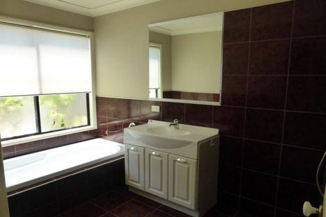 Photo of property in 5 La Cumbre Close, Bethlehem, Tauranga, 3110