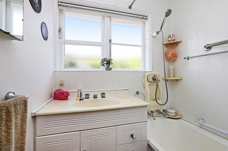 Photo of property in 10 Mill Road, Clive, 4102