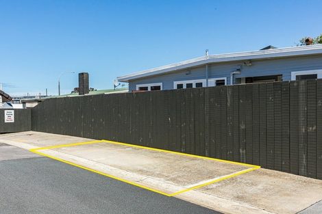 Photo of property in 2/6 Oswald Crescent, Paparangi, Wellington, 6037