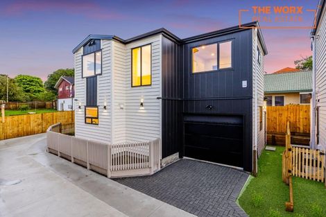 Photo of property in 32a Grande Vue Road, Hillpark, Auckland, 2102