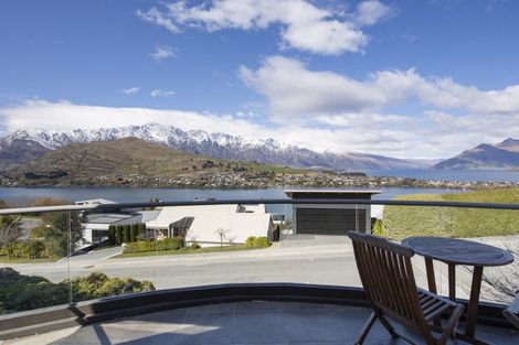 Photo of property in 11 Peregrine Place, Queenstown, 9300