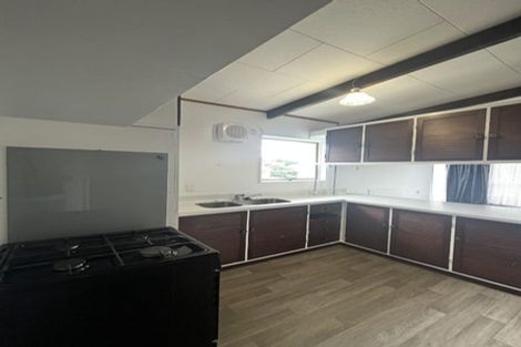 Photo of property in 2 Mervyn Place, Plimmerton, Porirua, 5026