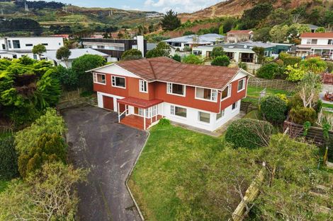 Photo of property in 1 Bede Grove, Tawa, Wellington, 5028