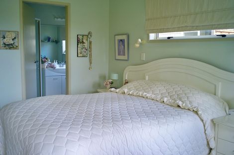 Photo of property in 43 Matene Place, Papamoa Beach, Papamoa, 3118