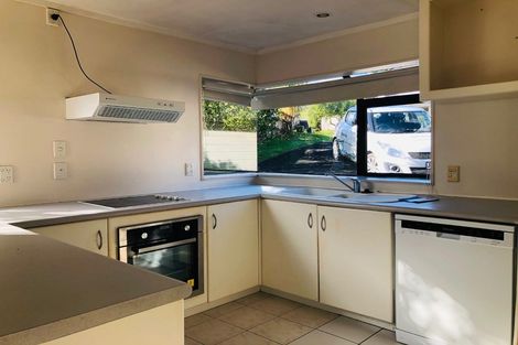 Photo of property in 5 Goldfinch Rise, Unsworth Heights, Auckland, 0632