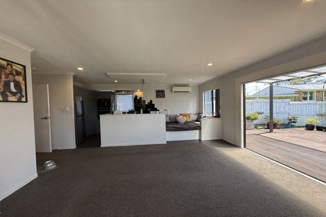 Photo of property in 456a West Coast Road, Glen Eden, Auckland, 0602