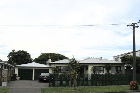 Photo of property in 18 Sandra Street, South New Brighton, Christchurch, 8062