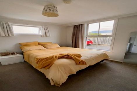 Photo of property in 118 Lyall Parade, Lyall Bay, Wellington, 6022