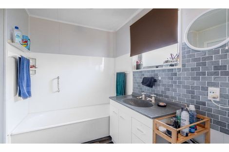 Photo of property in 66 Renfrew Street, Waikiwi, Invercargill, 9810