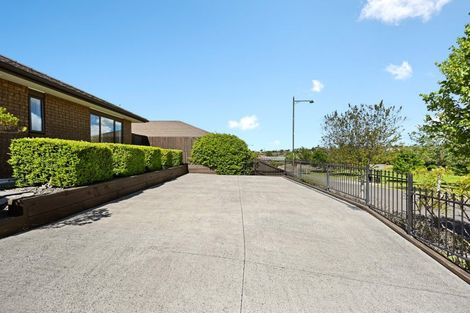 Photo of property in 56 Farnborough Drive, Grandview Heights, Hamilton, 3200