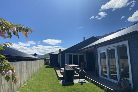 Photo of property in 31 Shepherd Road, Jacks Point, Queenstown, 9371