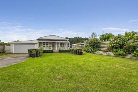 Photo of property in 18 Kawei Road, Ohawe, Hawera, 4671