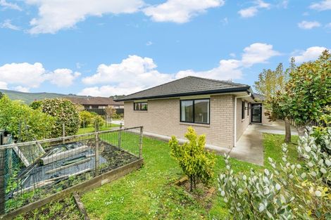 Photo of property in 48 Sunstone Crescent, Brown Owl, Upper Hutt, 5018