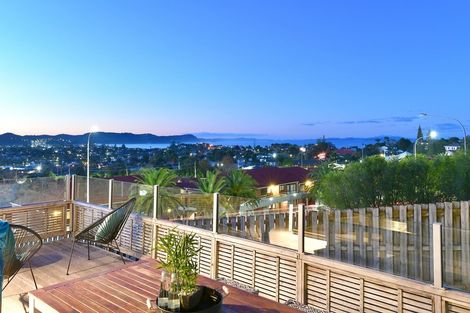 Photo of property in 159 Whangaparaoa Road, Red Beach, 0932