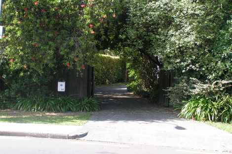 Photo of property in 37 Seine Road, Forrest Hill, Auckland, 0620