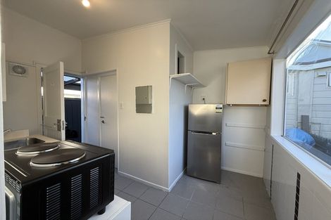 Photo of property in 209 Onepu Road, Lyall Bay, Wellington, 6022