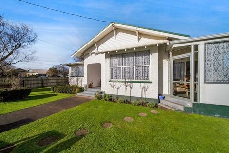 Photo of property in 17 Grey Street, Hawera, 4610