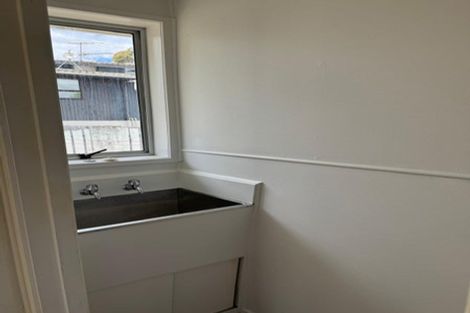 Photo of property in 2/14 Ballater Place, Highland Park, Auckland, 2010