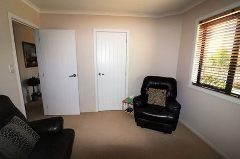 Photo of property in 8a Allan Street, Dannevirke, 4930