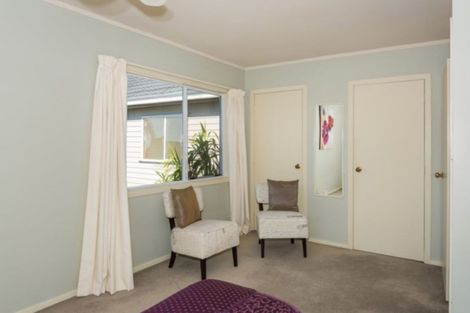 Photo of property in 2/5 Stanley Avenue, Milford, Auckland, 0620