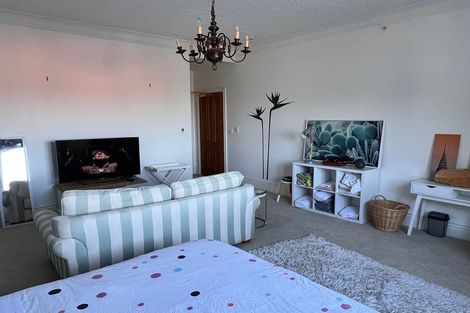 Photo of property in 8 Central Terrace, Kelburn, Wellington, 6012