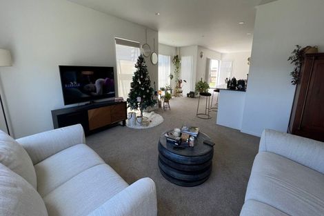 Photo of property in 10 Aeronautic Road, Takanini, 2112