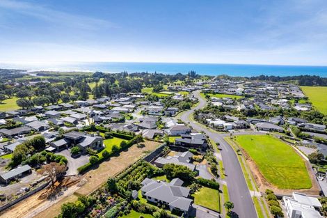 Photo of property in 20 Links Drive, Waiwhakaiho, New Plymouth, 4312