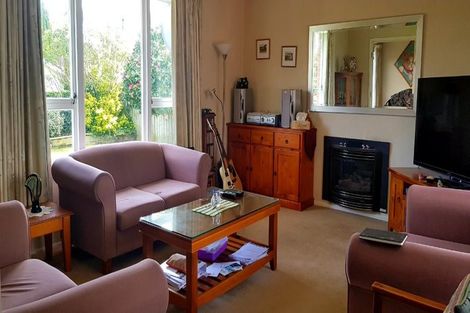 Photo of property in 15 Charles Street, Clouston Park, Upper Hutt, 5018